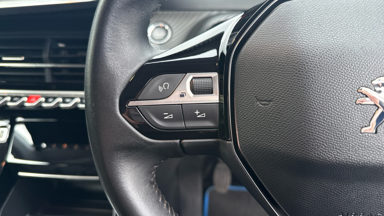 Peugeot 208 1.2 PureTech 100 Allure 5dr Petrol Hatchback